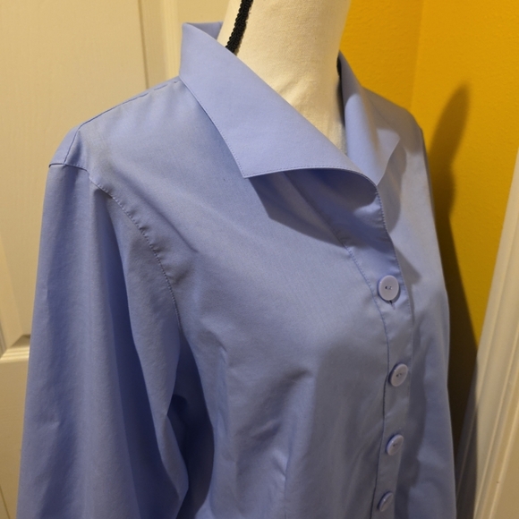 FOXCROFT BLUE BUTTON UP SHIRT, SIZE 18 - Picture 11 of 12